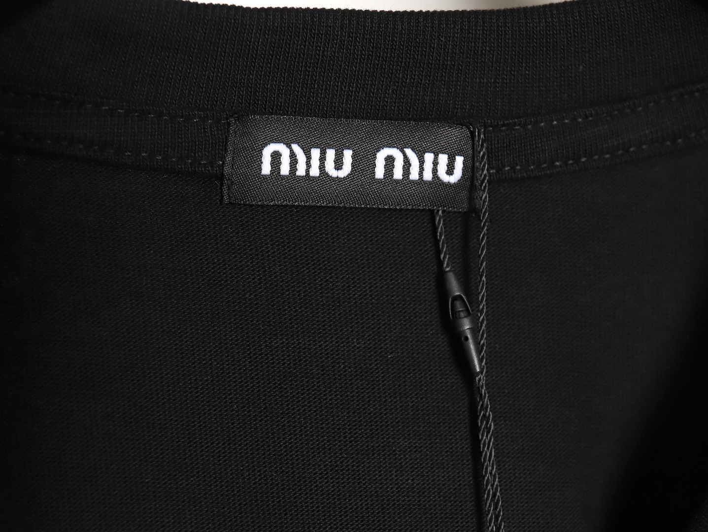 miu miu short-sleeved T-shirt with small logo patch TSK2