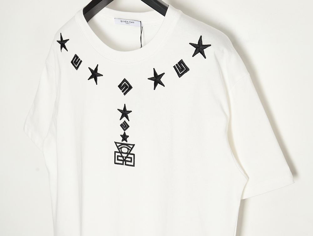 Givenchy five-pointed star necklace pendant embroidered short sleeves