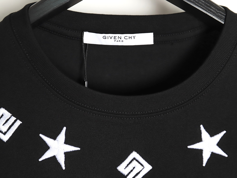 Givenchy five-pointed star necklace pendant embroidered short sleeves TSK1