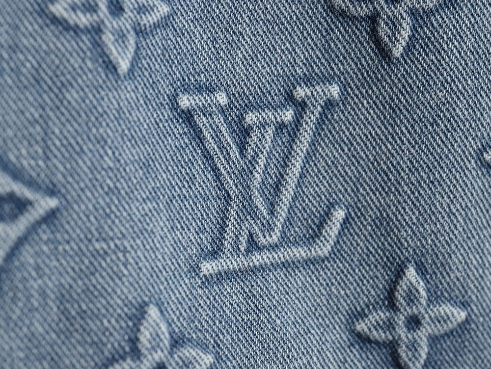 Louis Vuitton embossed denim short-sleeved shirt TSK1