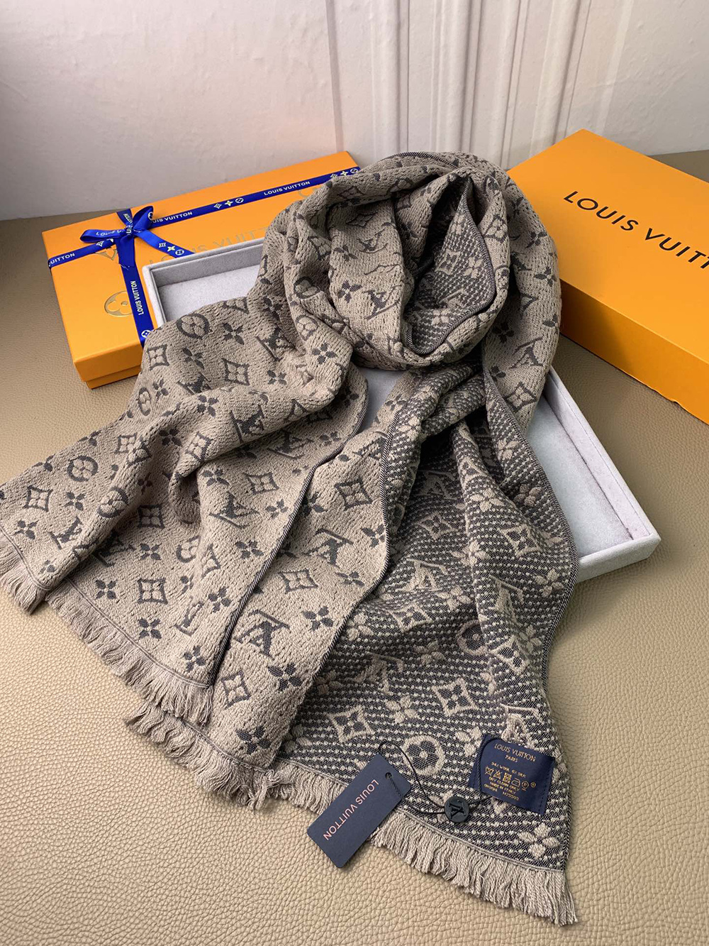 Louis Vuitton Scarfs D82052 185*40cm