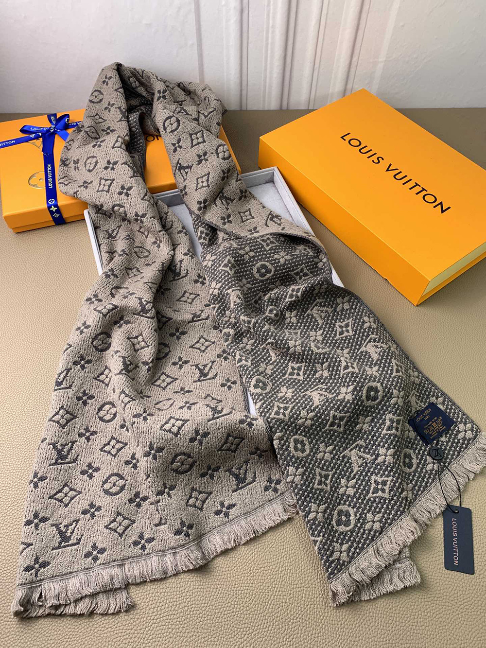 Louis Vuitton Scarfs D82052 185*40cm