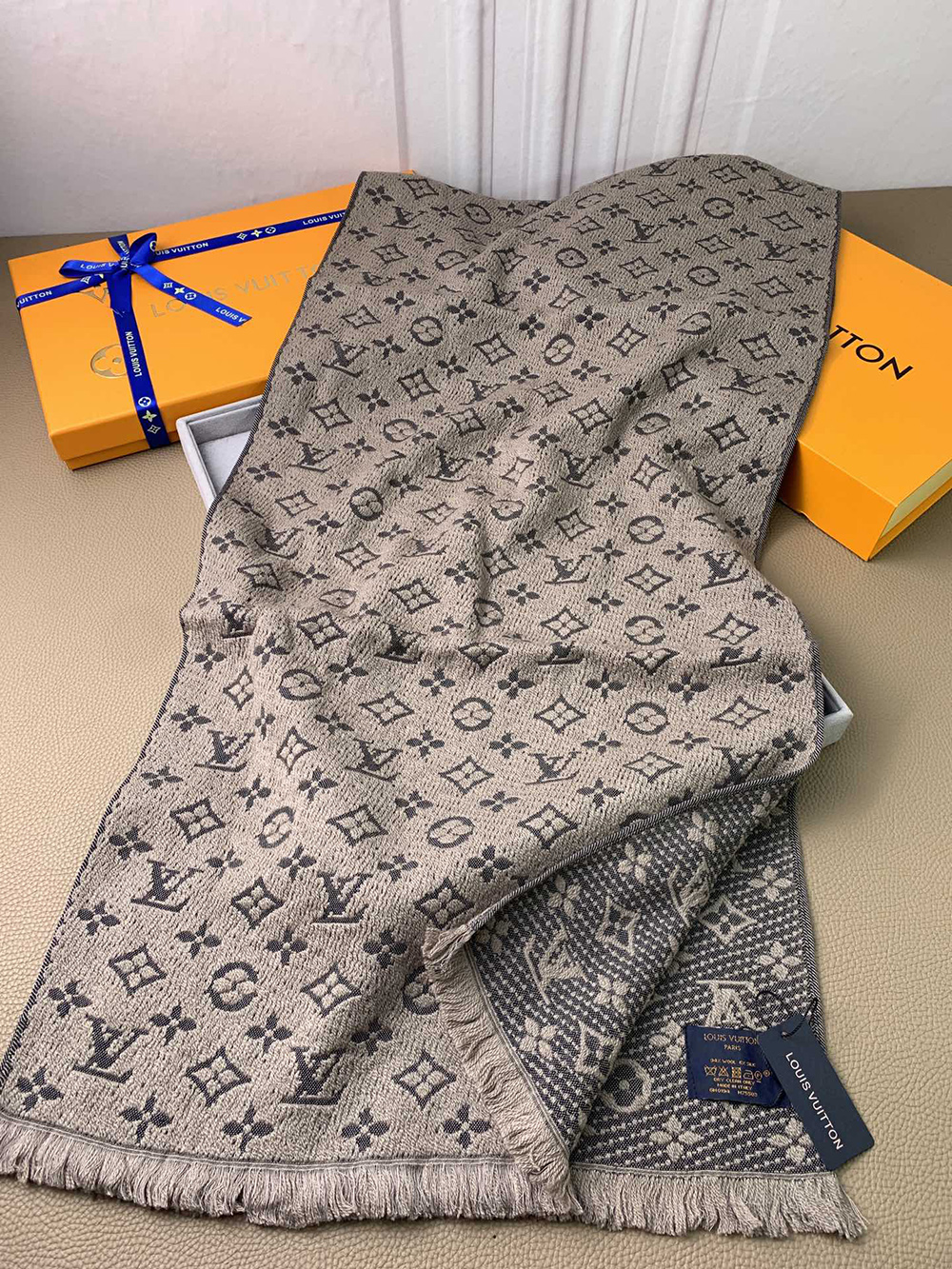 Louis Vuitton Scarfs D82052 185*40cm