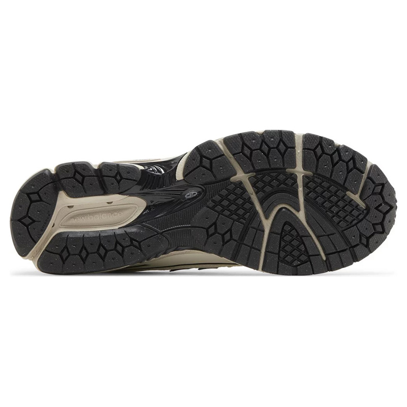 New Balance GANNI x 1906R 