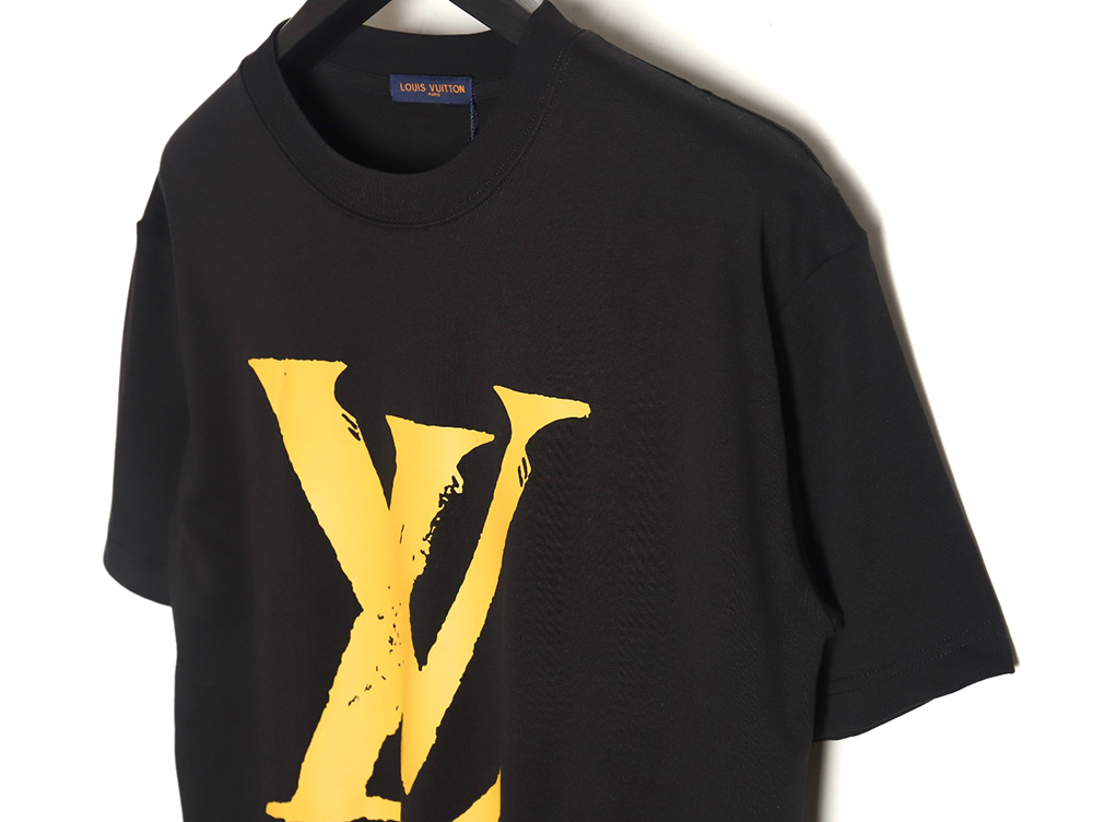 Louis Vuitton short-sleeved T-shirt with large logo TSK1