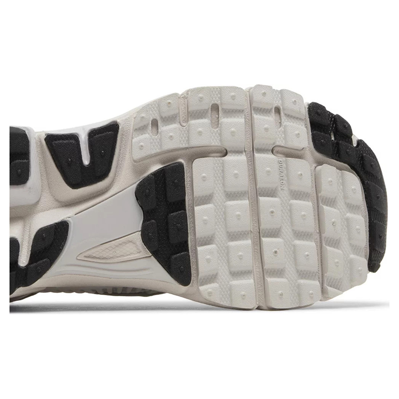 Air Zoom Vomero 5 