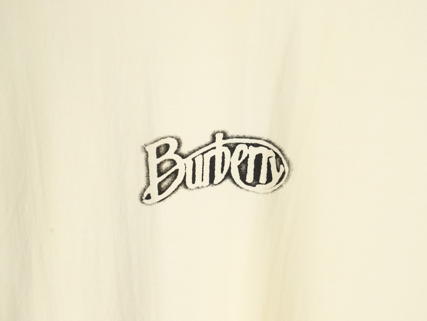 Burberry cursive lettering print short sleeve