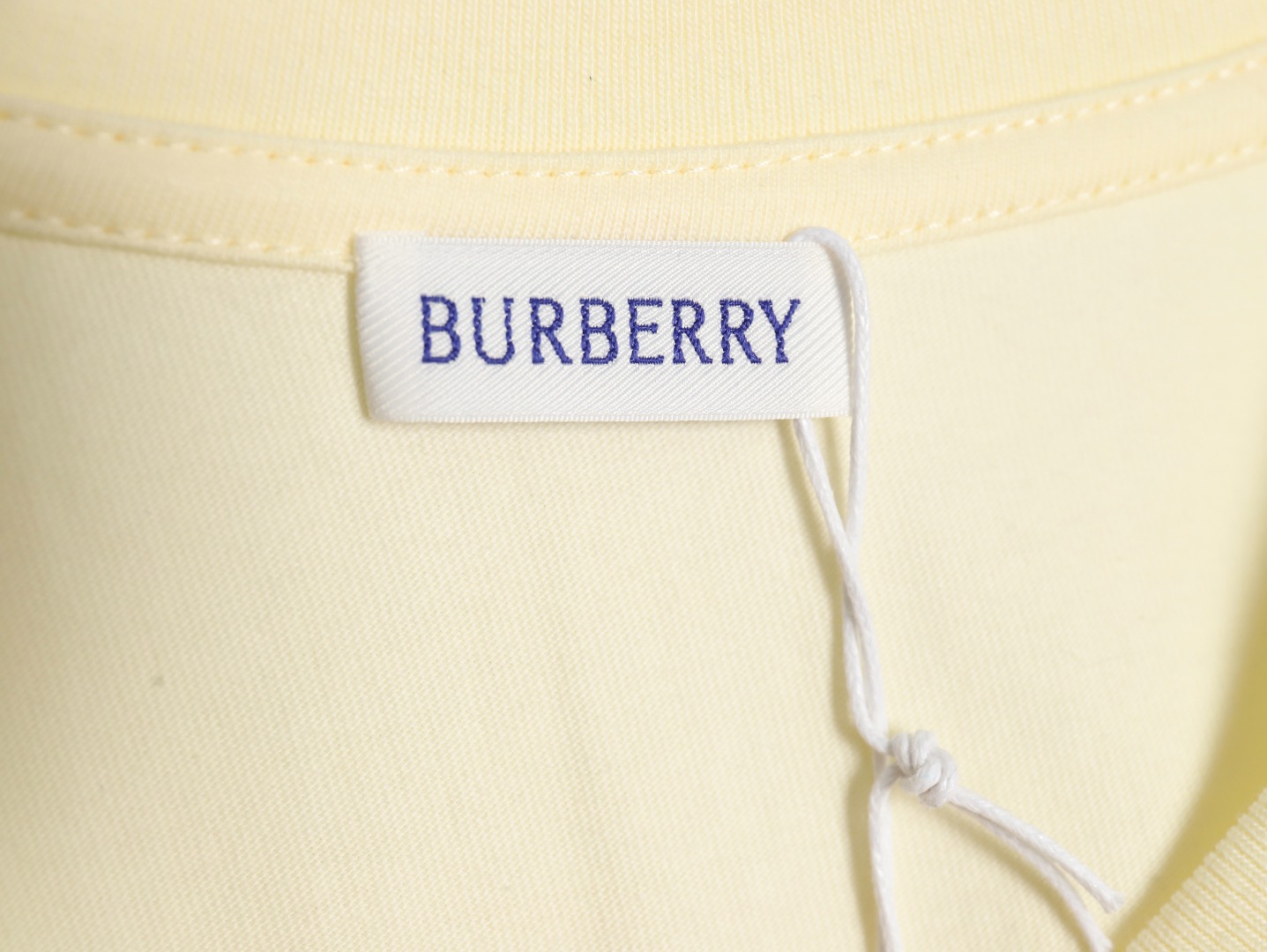 Burberry cursive lettering print short sleeve