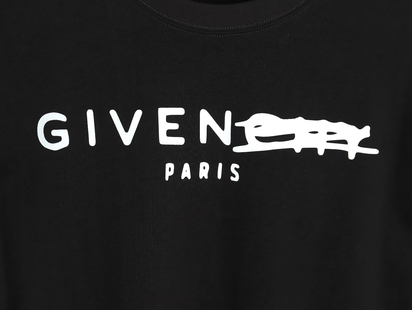 Givenchy altered lettering short-sleeved T-shirt TSK1