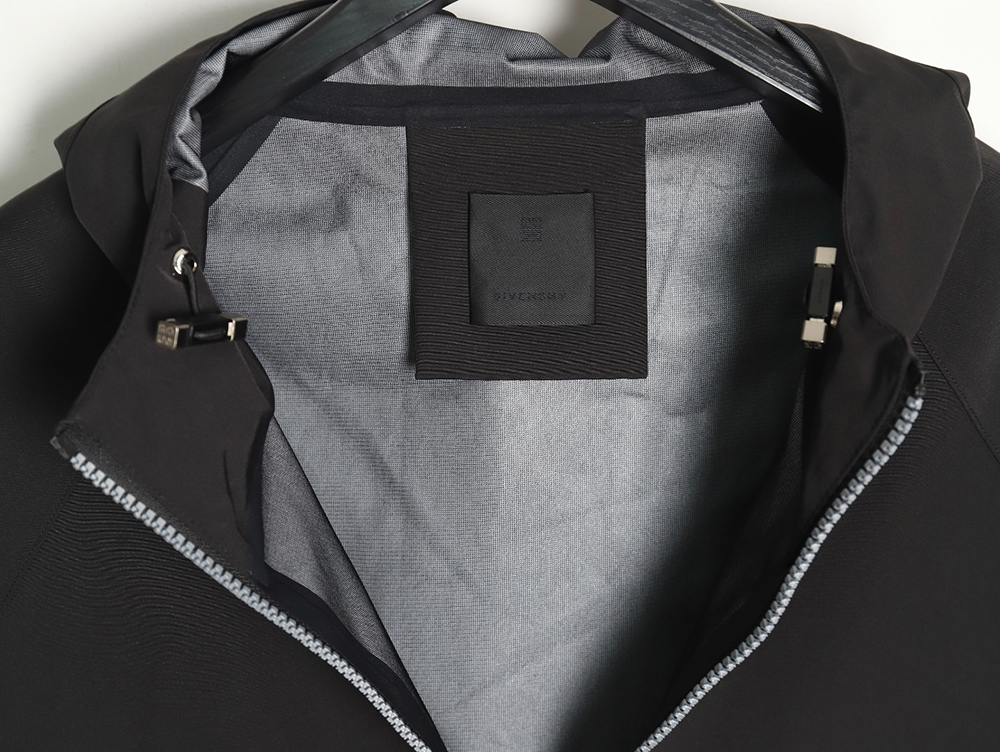 Givenchy Logo Zip-up Hooded Jacket TSK1