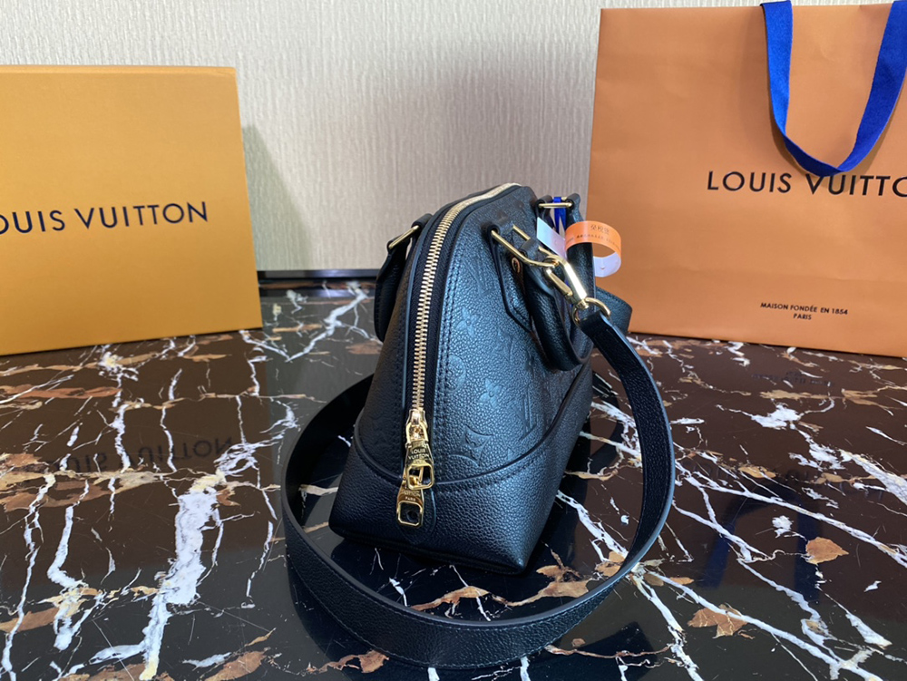 Louis Vuitton Bags M44829 25*18*12cm