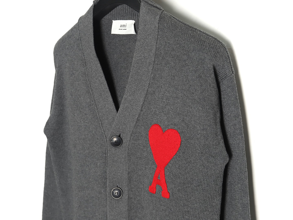 AMI PARIS Heart embroidered cardigan TSK1