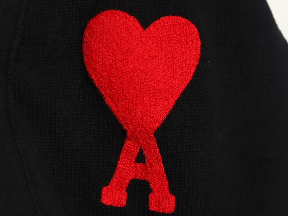 AMI PARIS Heart embroidered cardigan TSK2