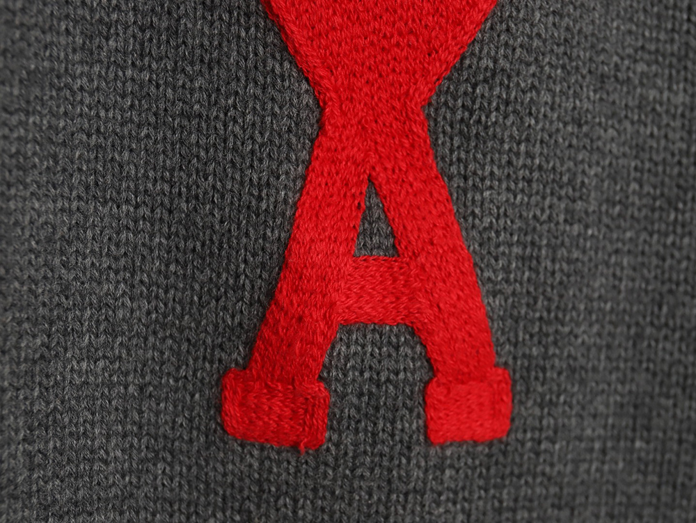 AMI PARIS Heart embroidered crew neck sweater TSK1