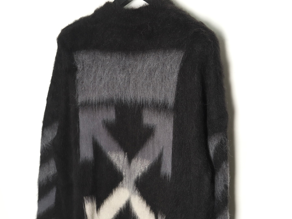 Off White mohair sweater TSK10