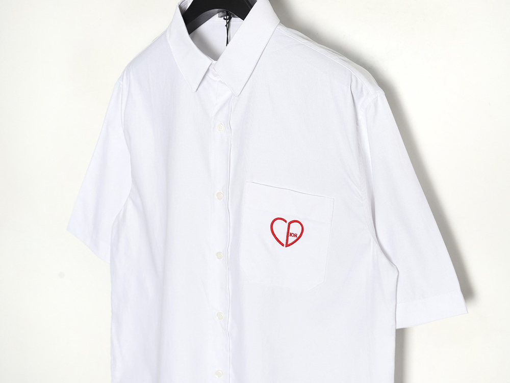 Dior short-sleeved shirt with heart embroidery on pockets