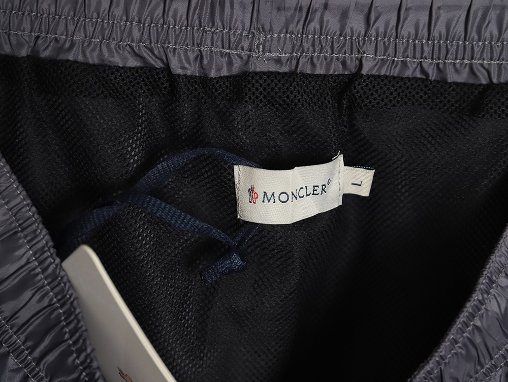 Moncler Classic Pocket Logo Woven Shorts TSK1