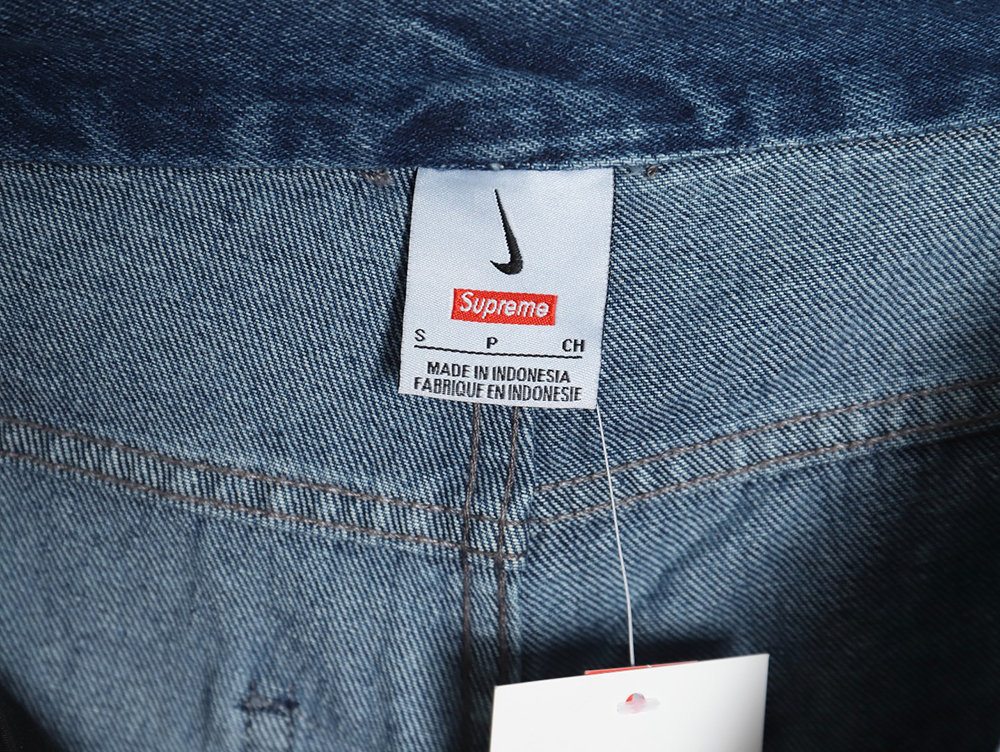 Nike & Supreme co-branded logo embroidered denim shorts TSK1