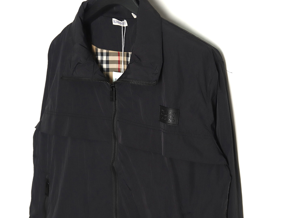 Burberry checked jacket with chest logo lining