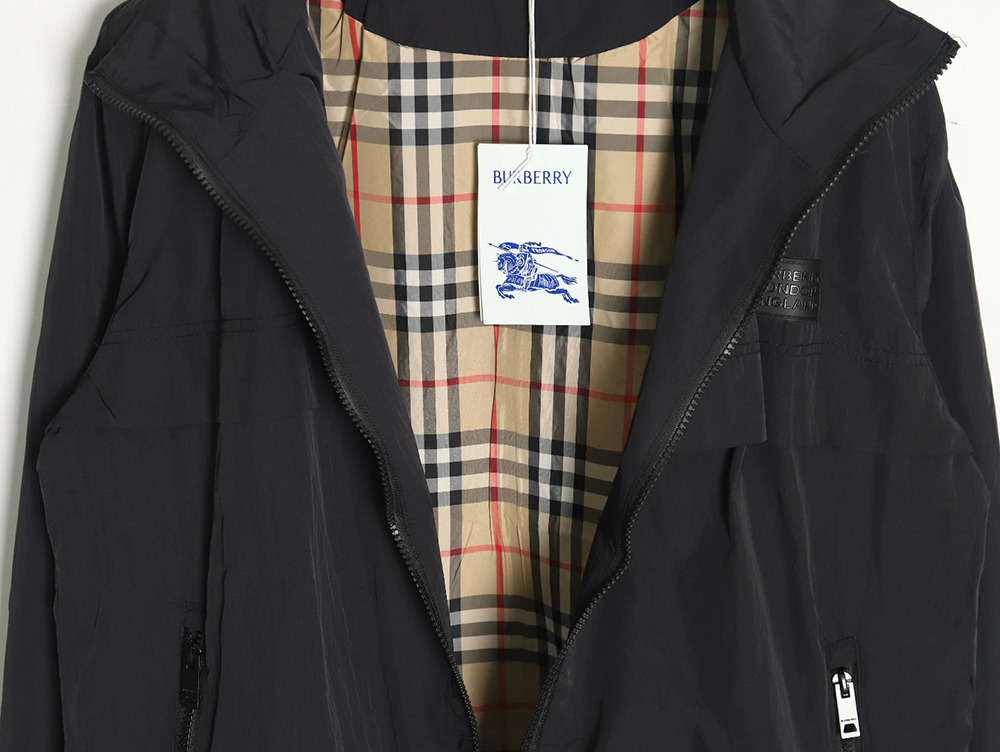 Burberry checked jacket with chest logo lining