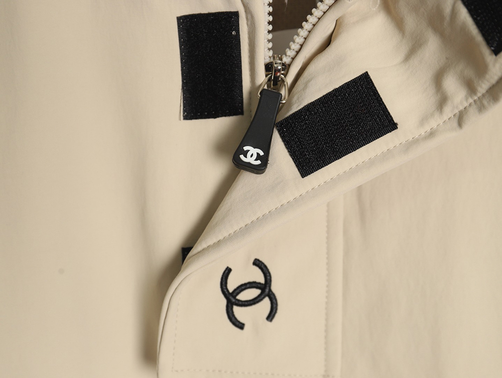 Chanel Embroidered Slogan Vintage Zipper Trench Coat