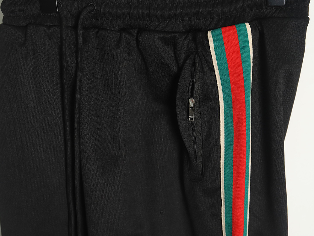 Gucci classic red and green web pocket double G embossed shorts