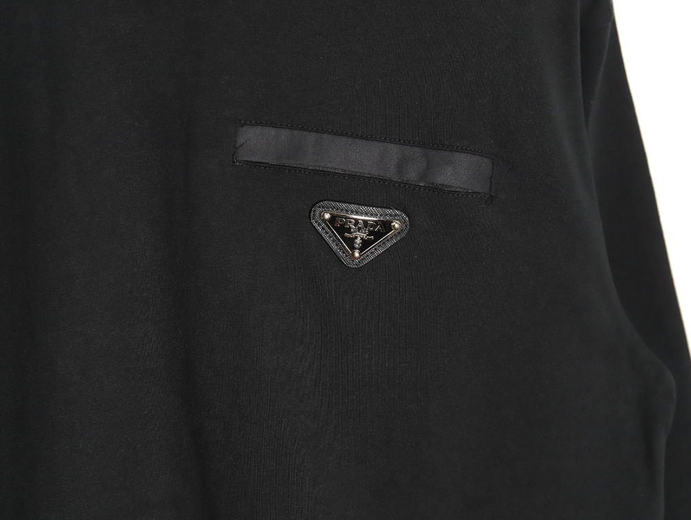 Prada pocket triangle metal logo long sleeve T-shirt TSK1