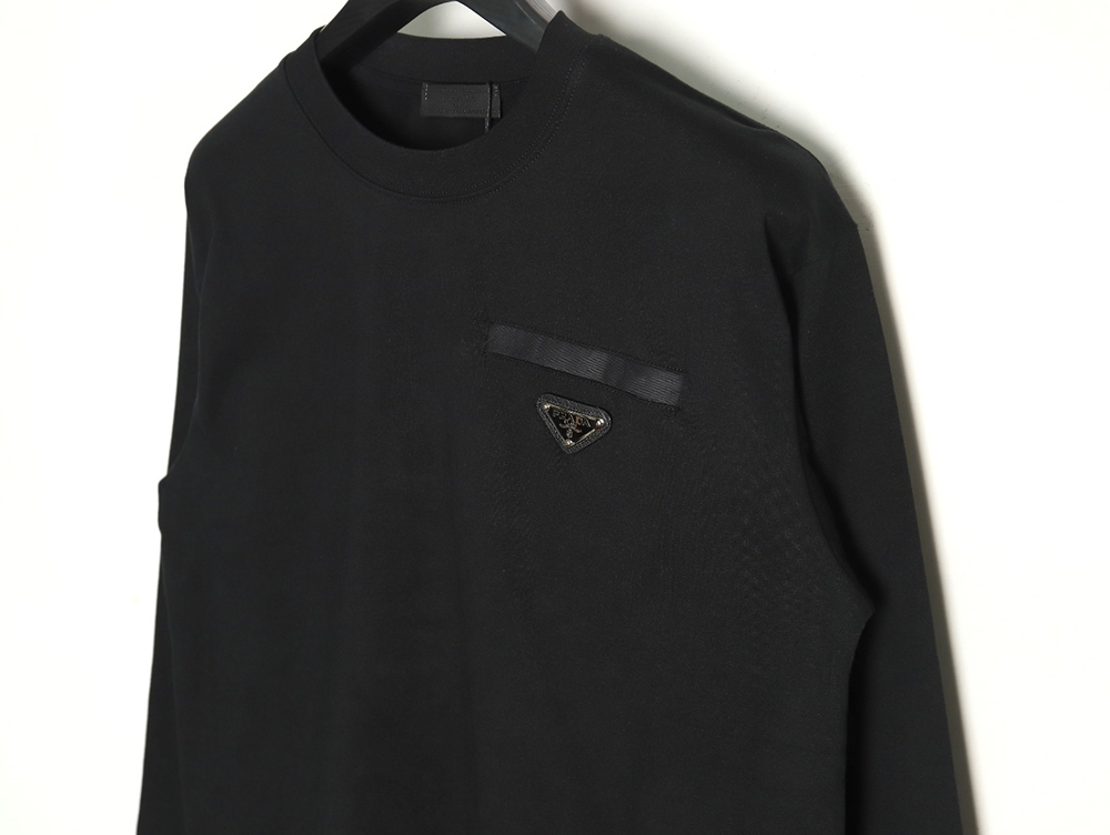 Prada pocket triangle metal logo long sleeve T-shirt TSK1