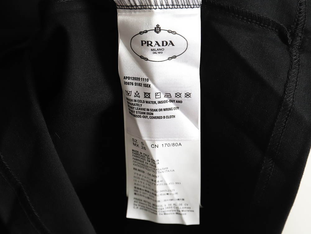 Prada pocket triangle metal logo long sleeve T-shirt TSK1