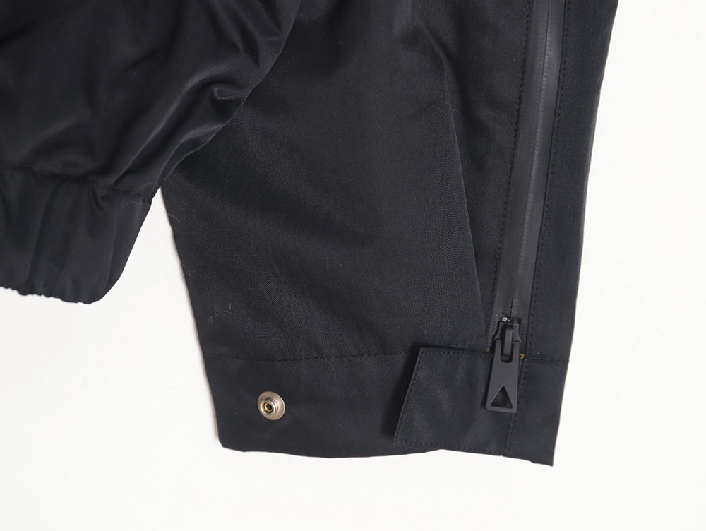 Bottega Veneta zip-up laminated sports collar jacket