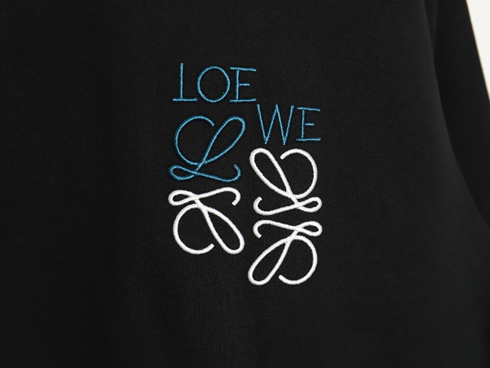 Loewe simple contrast logo embroidered long sleeve TSK1