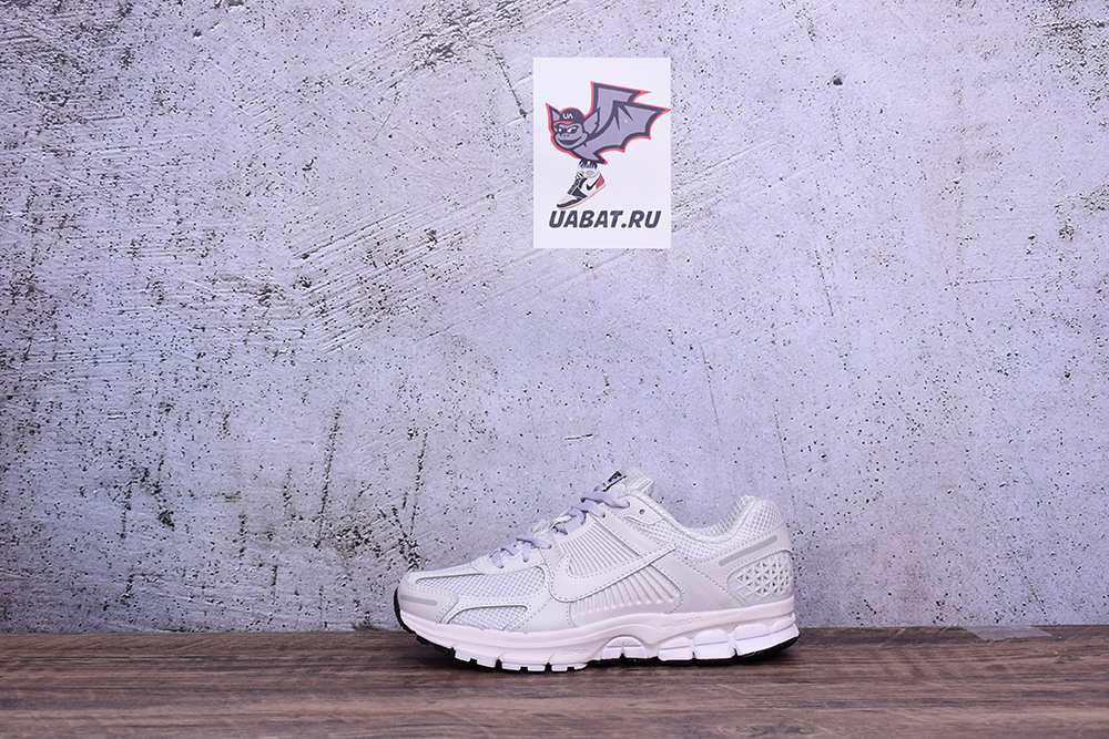 Air Zoom Vomero 5 