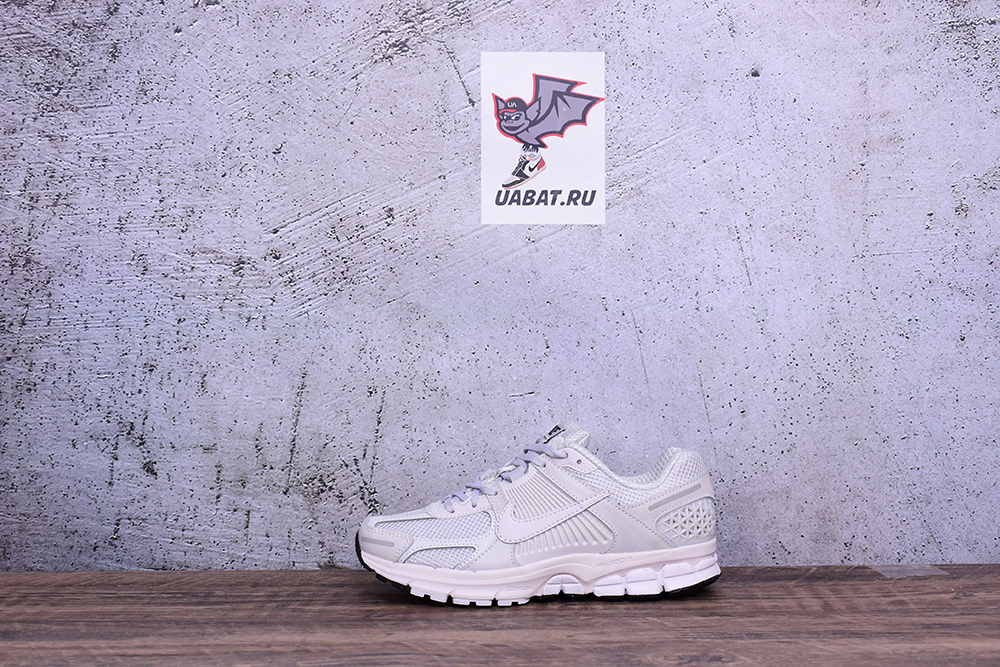 Air Zoom Vomero 5 