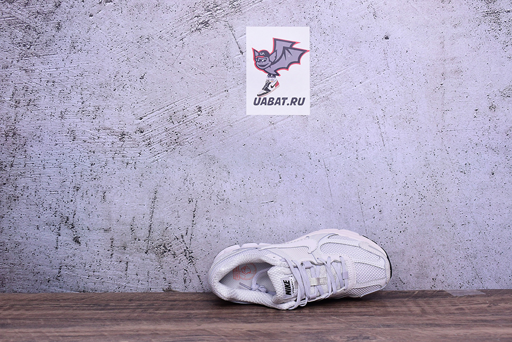 Air Zoom Vomero 5 