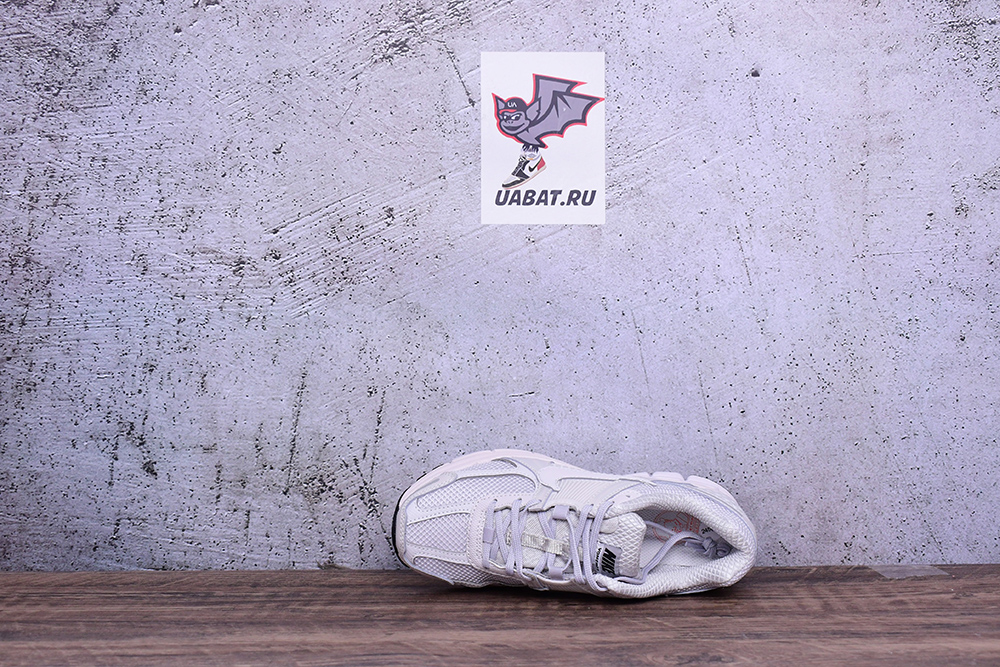 Air Zoom Vomero 5 