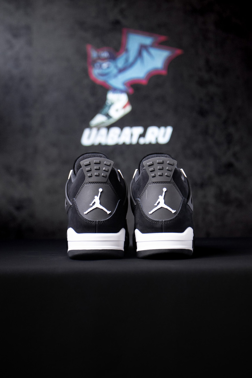The Air Jordan 4 “White Thunder"