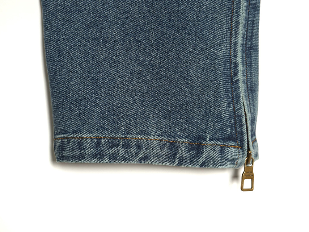 Louis Vuitton embossed monogram cargo jeans 29-32