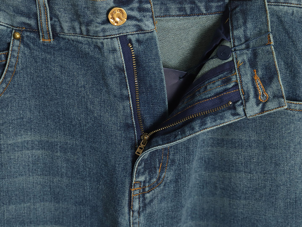Louis Vuitton embossed monogram cargo jeans 29-32