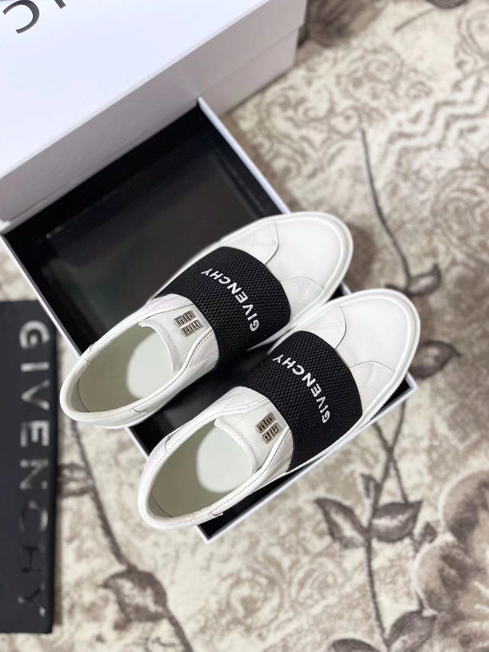 Givenchy LOGO City Sport sneakers with strap