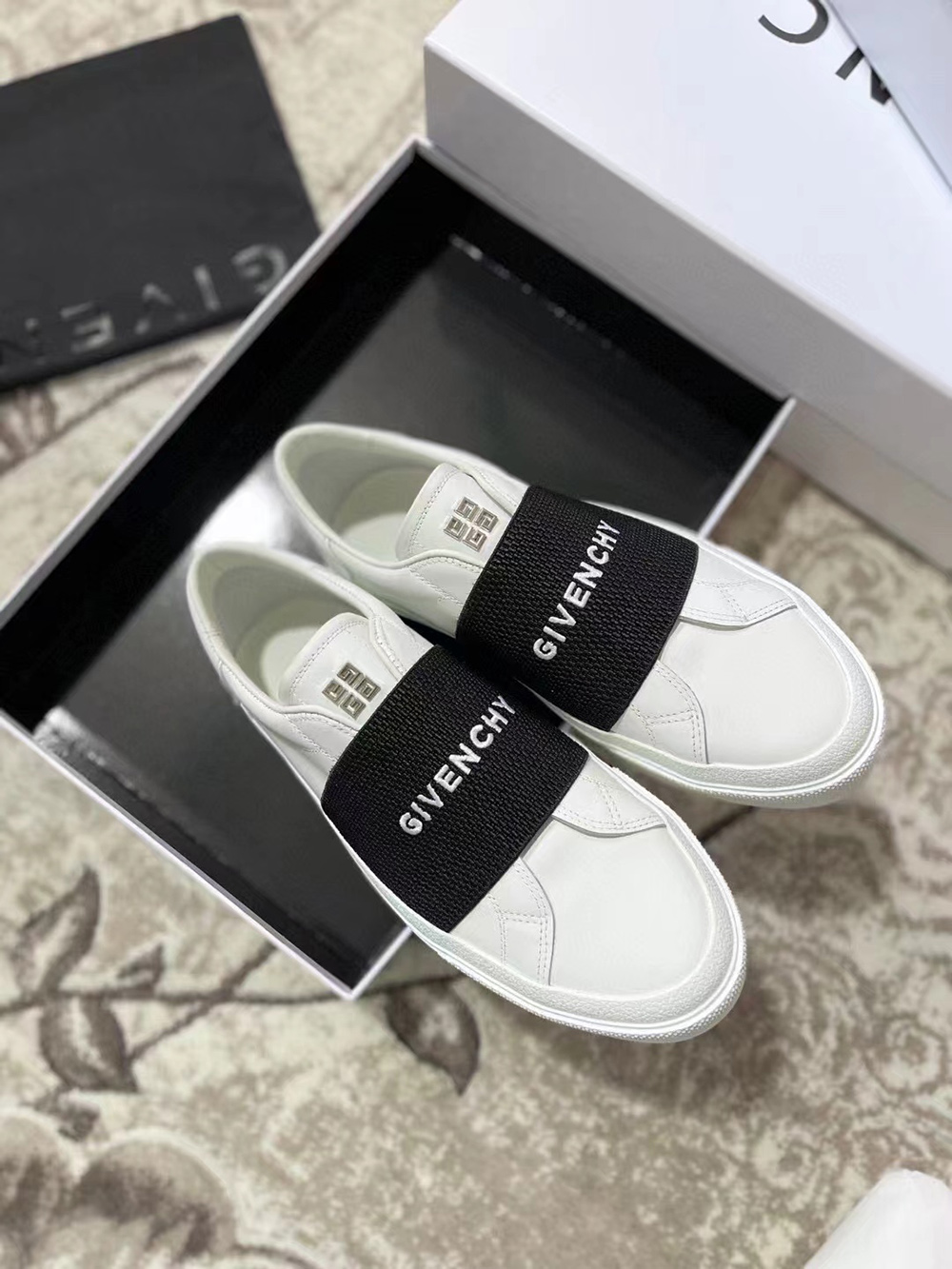 Givenchy LOGO City Sport sneakers with strap
