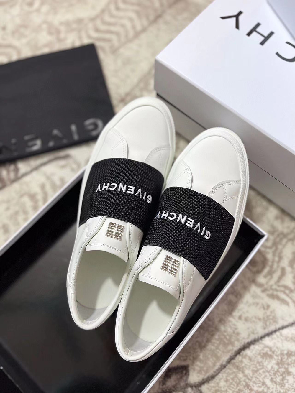 Givenchy LOGO City Sport sneakers with strap