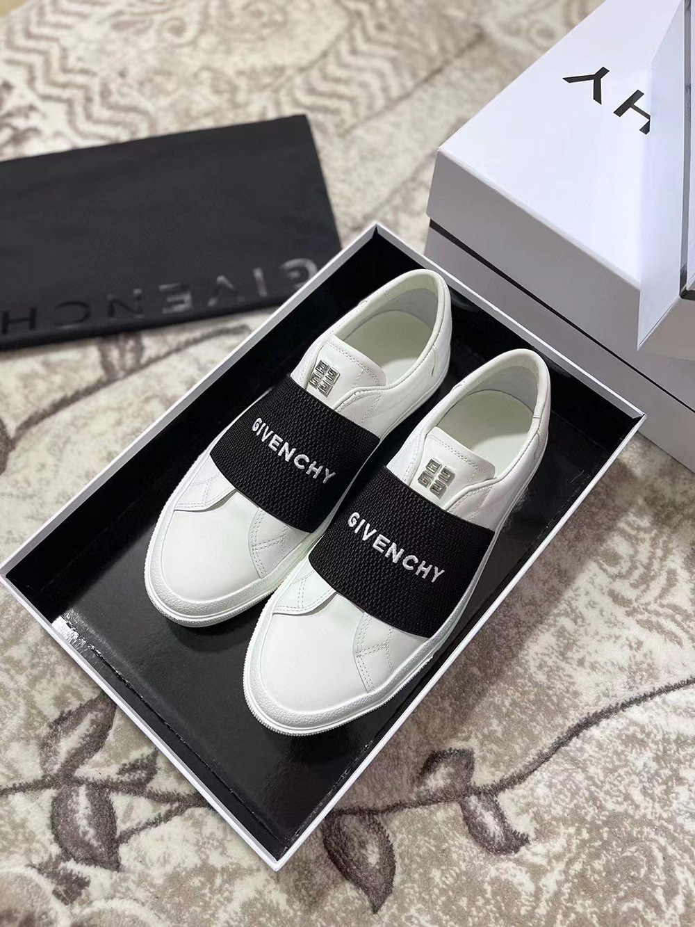 Givenchy LOGO City Sport sneakers with strap
