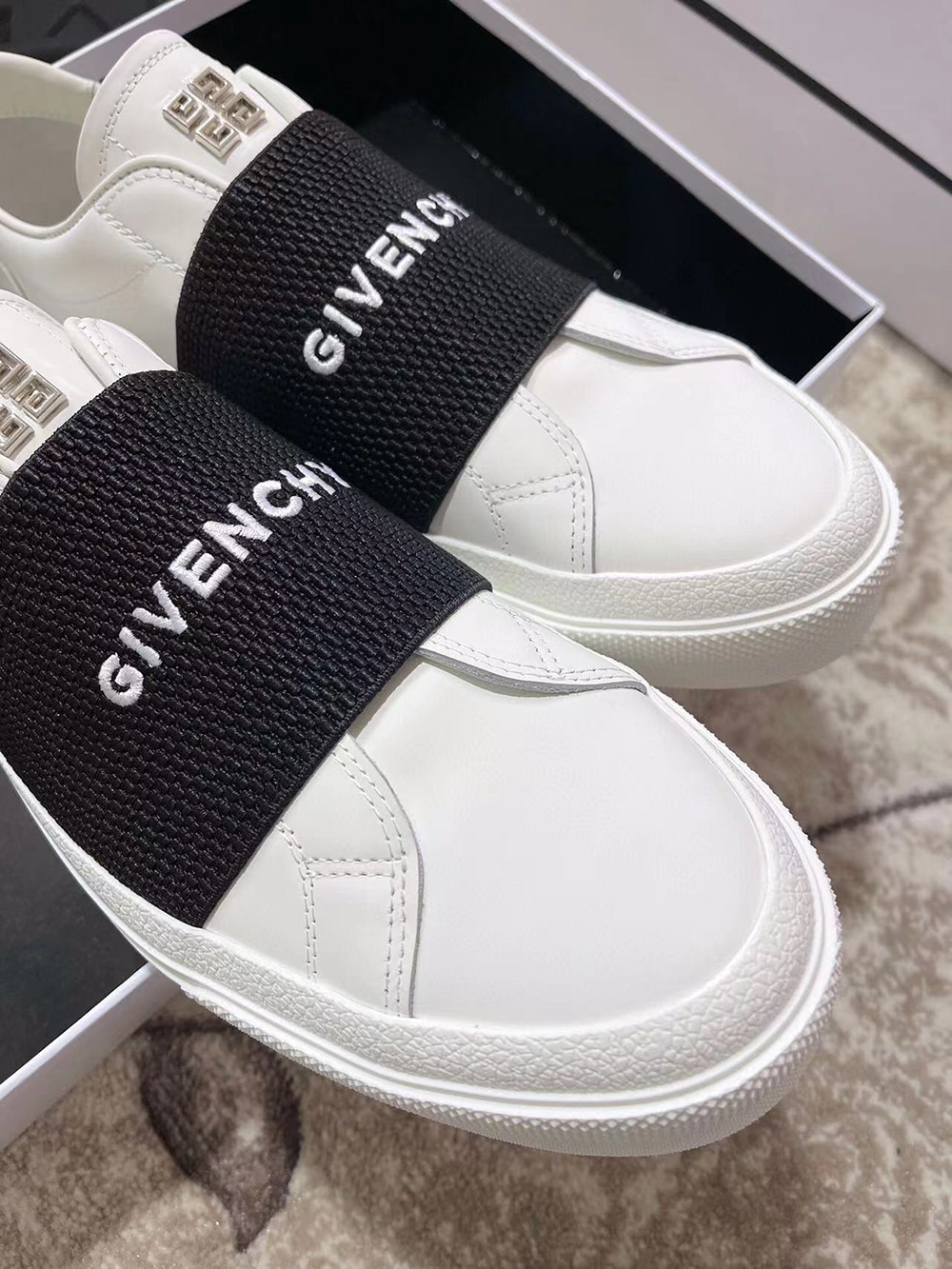 Givenchy LOGO City Sport sneakers with strap