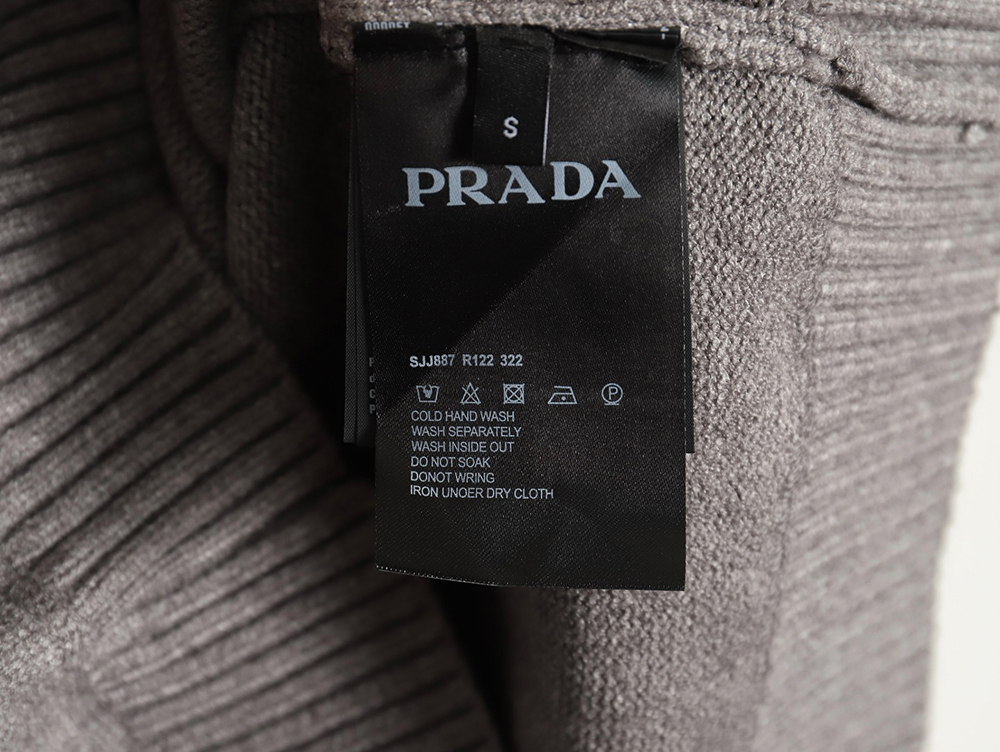 Prada sweater with floral logo on chest TSK1
