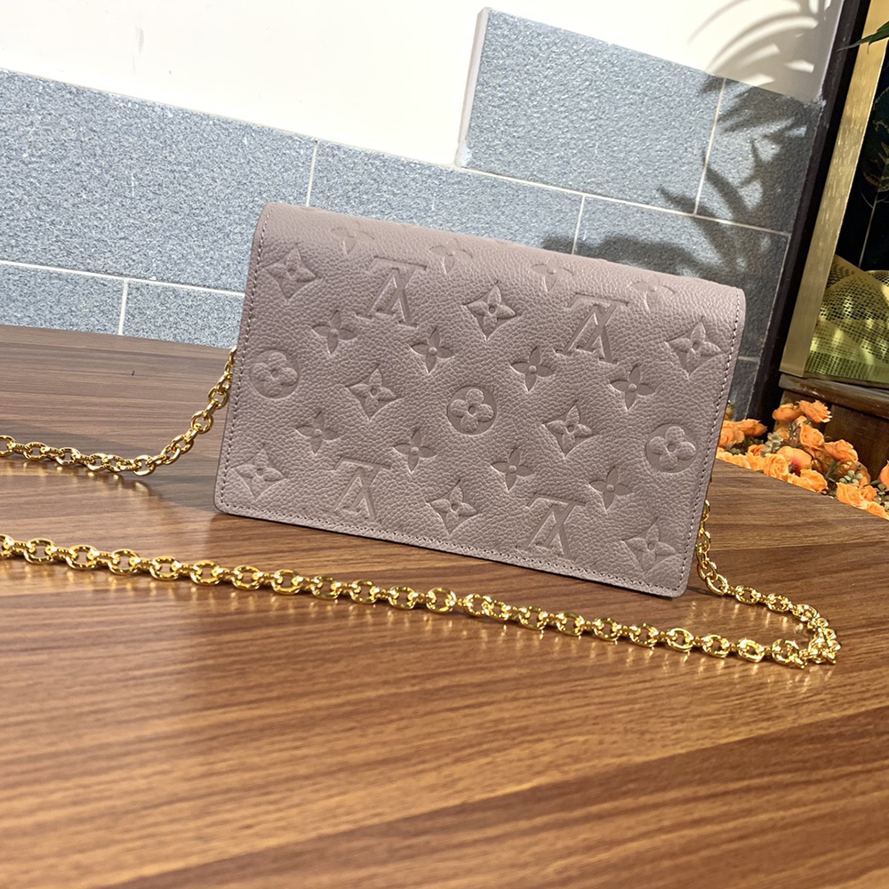 Louis Vuitton Bags M69243 19*12*4cm