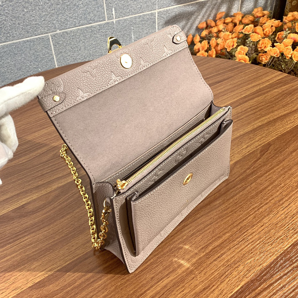 Louis Vuitton Bags M69243 19*12*4cm