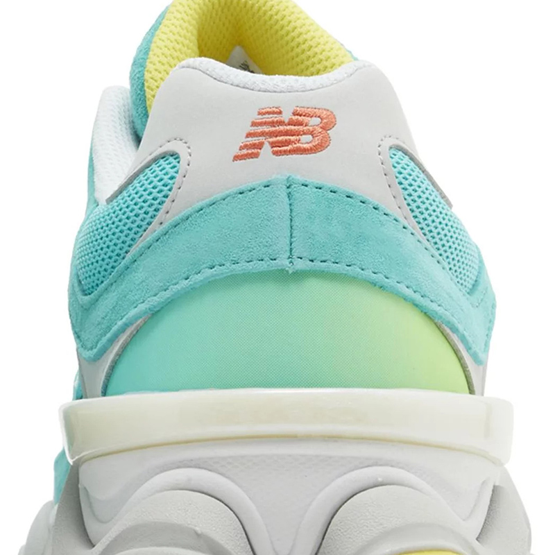 9060 'Cyan Burst' DTLR Exclusive
