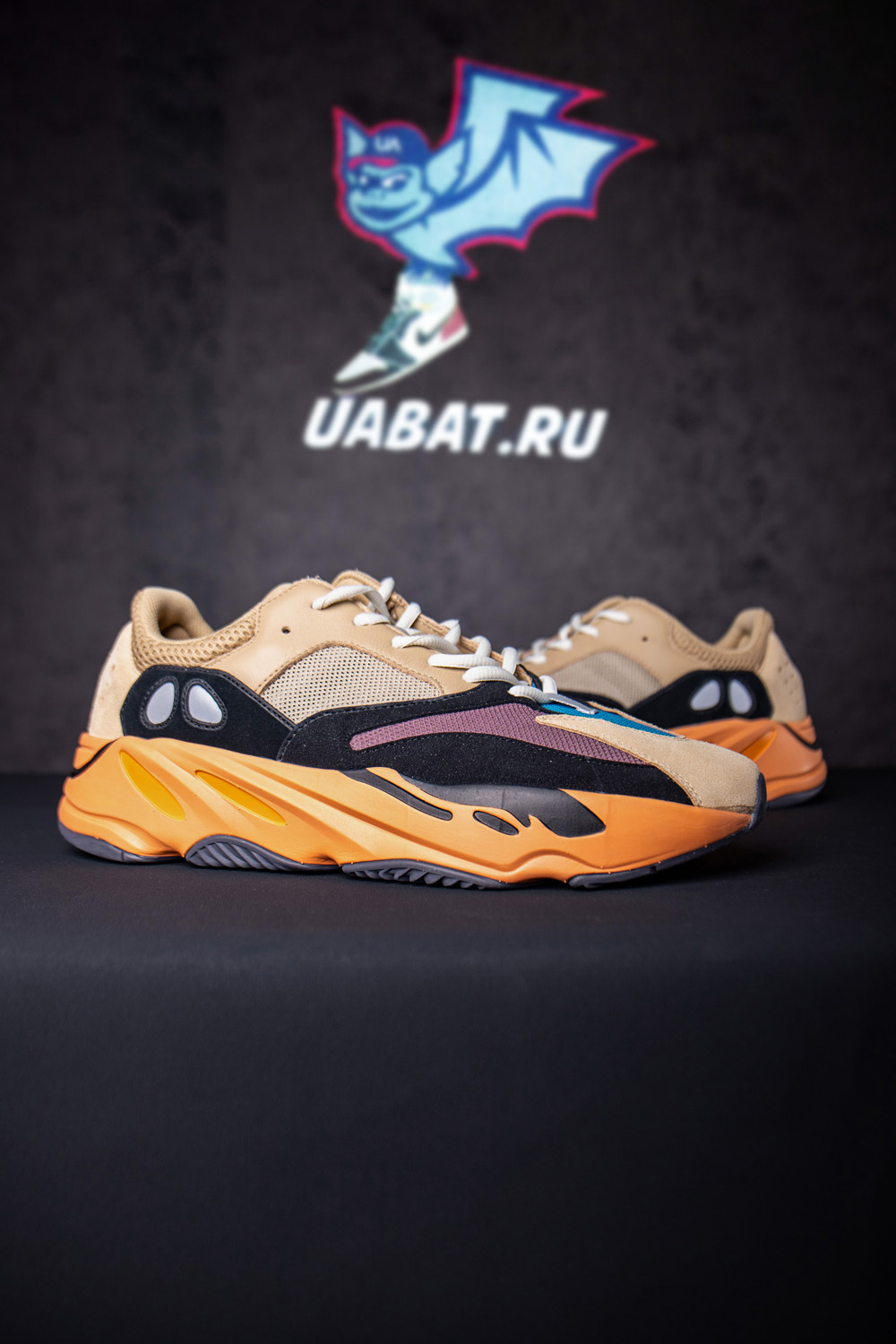 YEEZY BOOST 700 