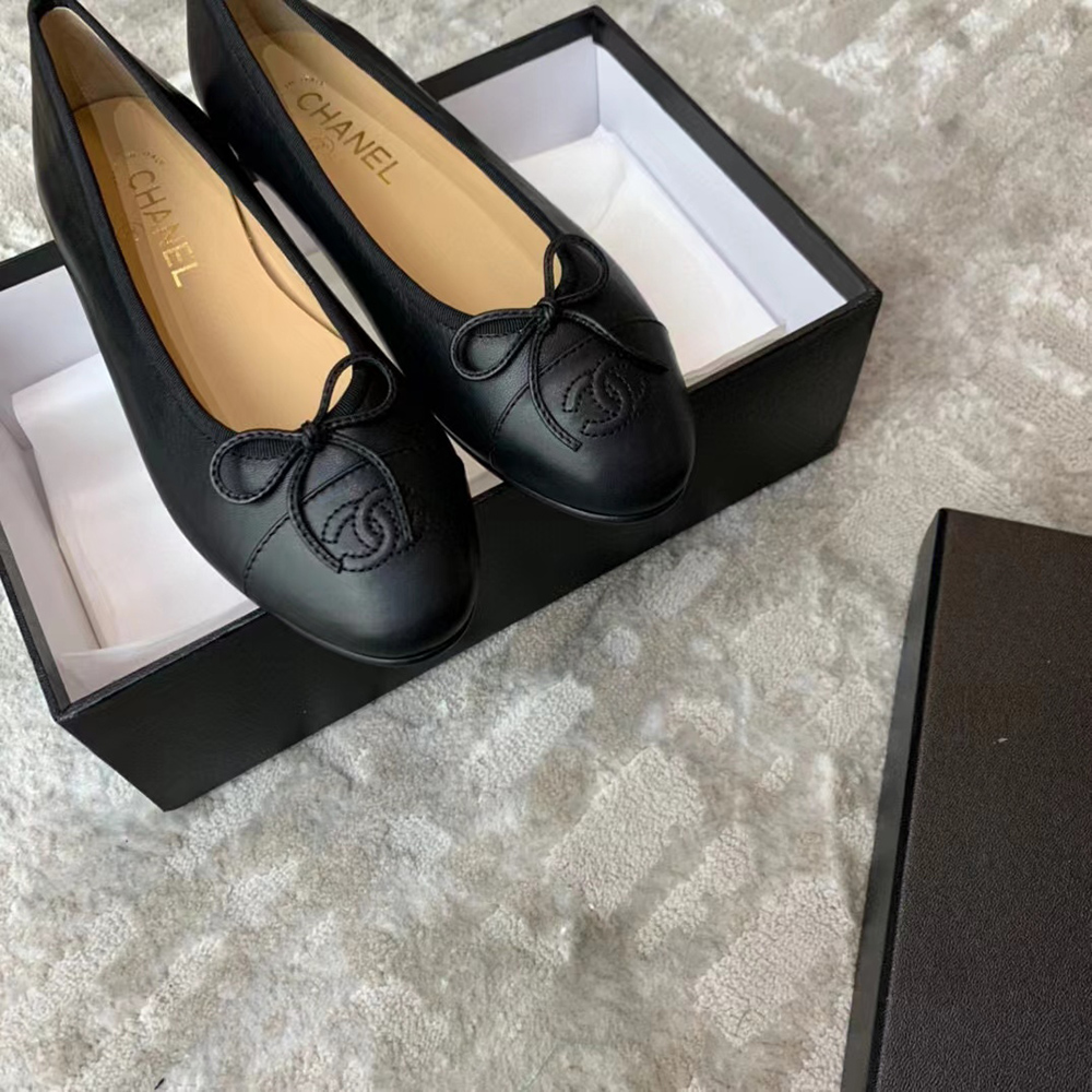 Chanel classic ballet shoes all black sheepskin