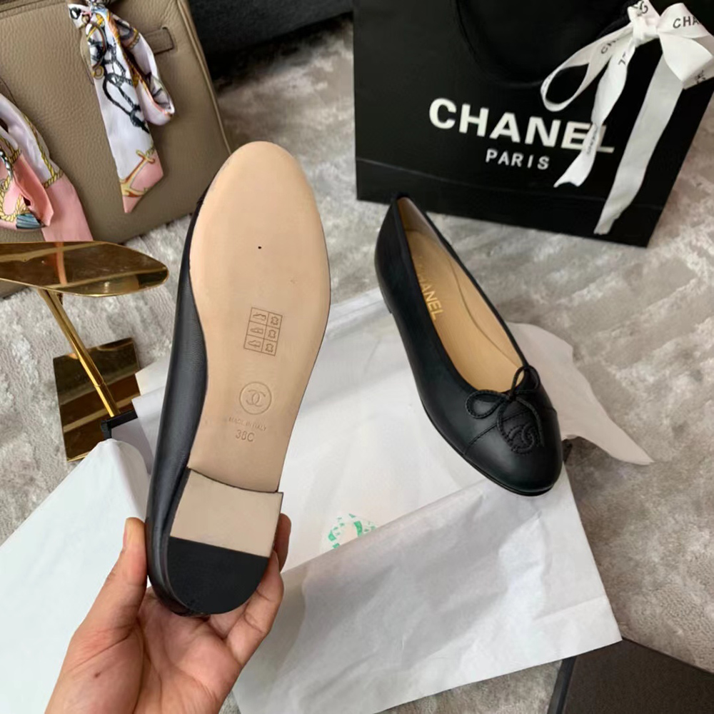 Chanel classic ballet shoes all black sheepskin